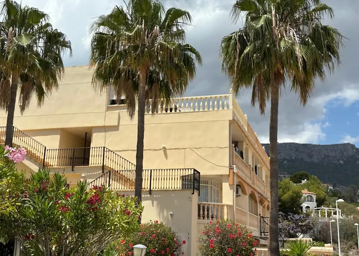 2 Bedroom Duplex I *