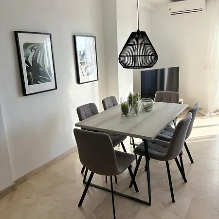 2 Bedroom Duplex I アパート カルプ